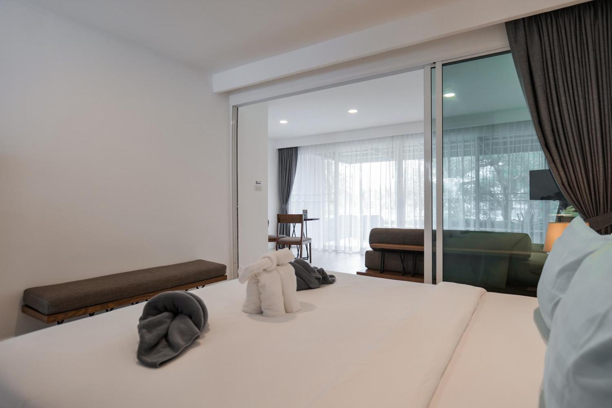 Seanery Beach Resort Bang Saphan Exterior photo